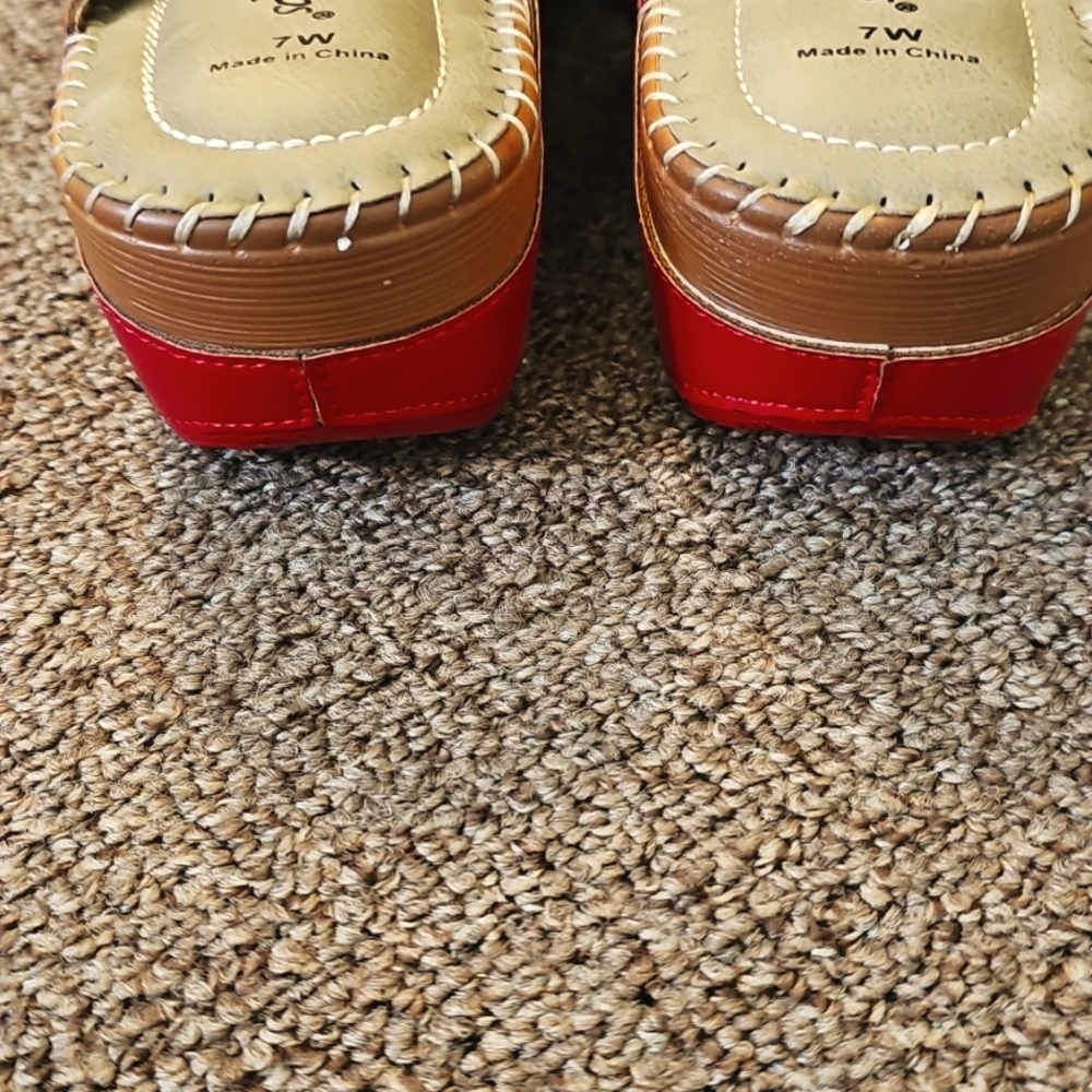 Sandals - Picture 10 of 15